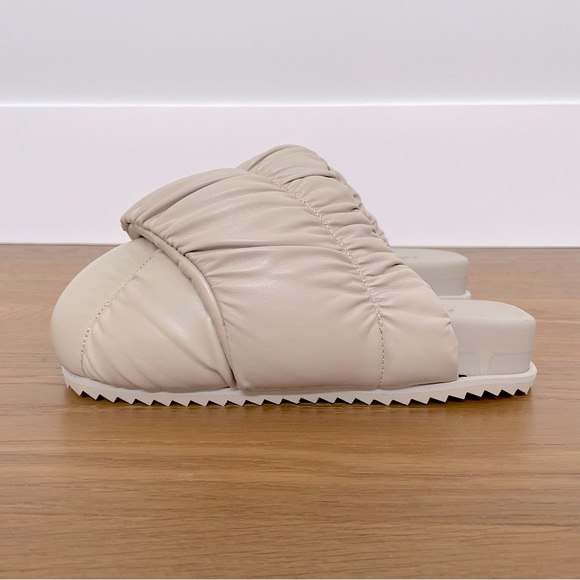 YUME YUME🇳🇱 Beige Tent Slides, IT38 - Picture 3 of 14